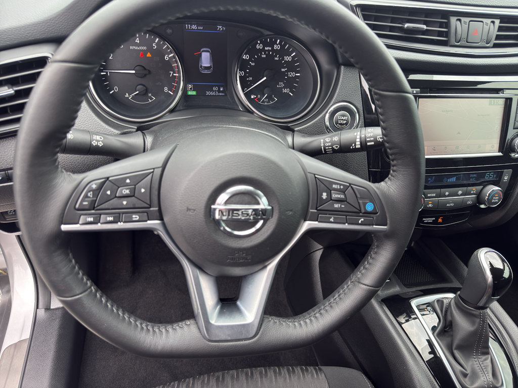 Used 2019 Nissan Rogue SV w/ Premium Package FWD image 16