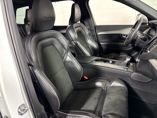 Used 2019 Volvo XC90 T5 R-Design image 12