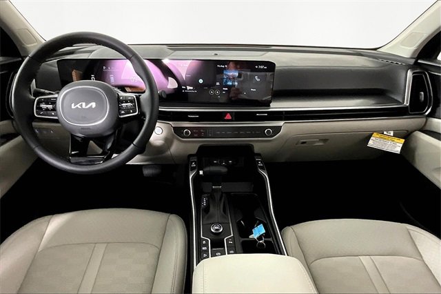 Certified 2025 Kia Sorento EX w/ Panoramic Sunroof Package image 5