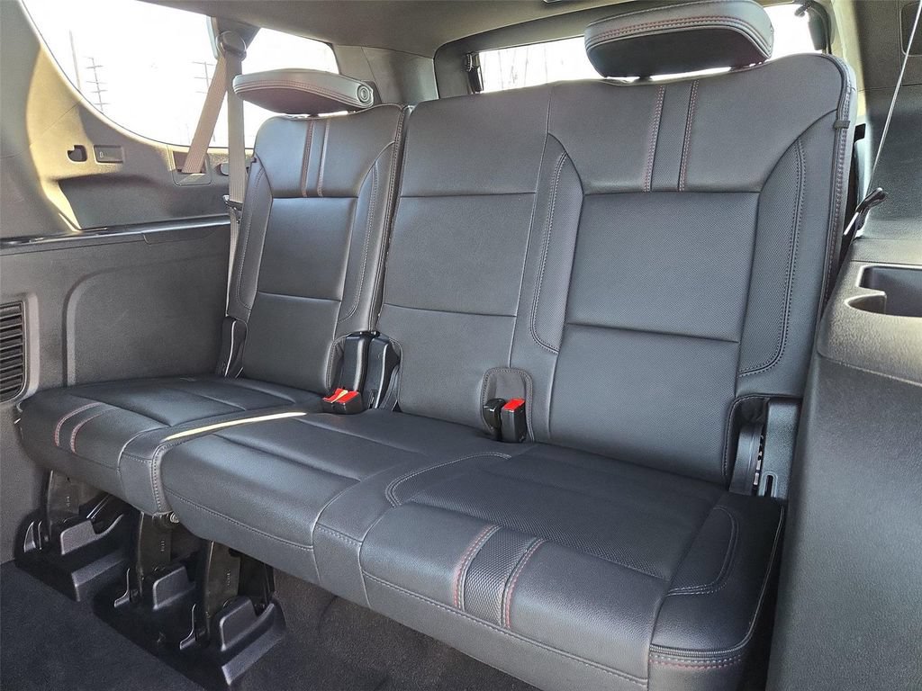 Certified 2025 Chevrolet Suburban RST w/ Sun And Tow Package RWD image 40