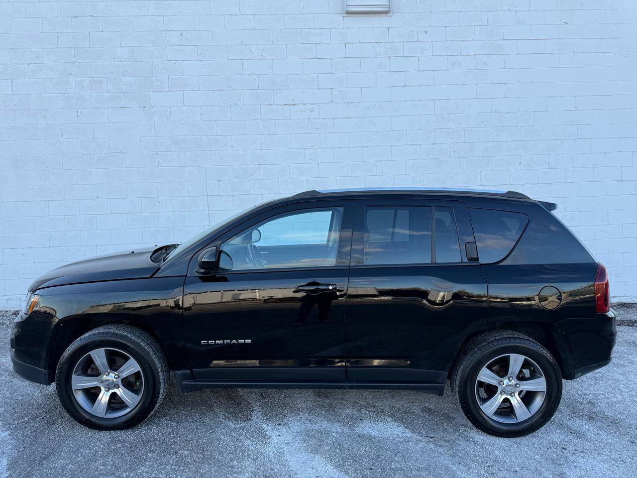 Used 2017 Jeep Compass High Altitude image 8