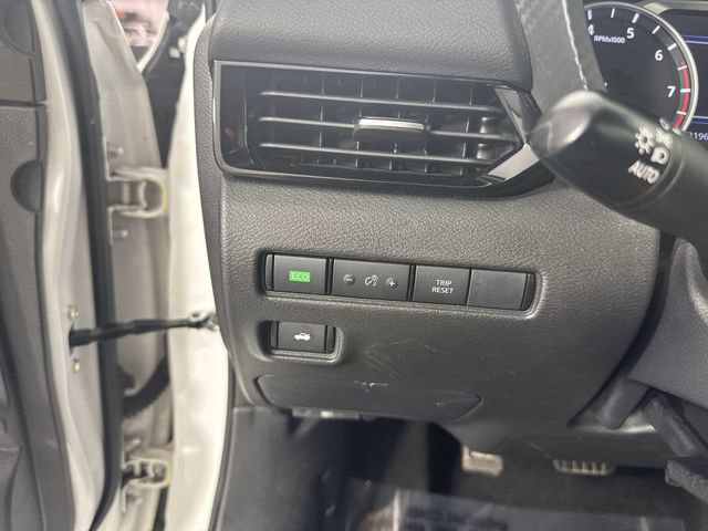 Used 2023 Nissan Sentra SV FWD image 14