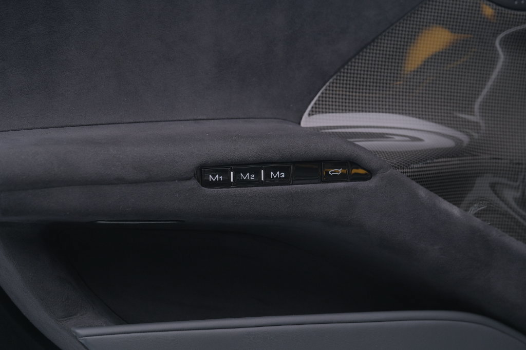 Used 2025 Ferrari 12Cilindri RWD image 39