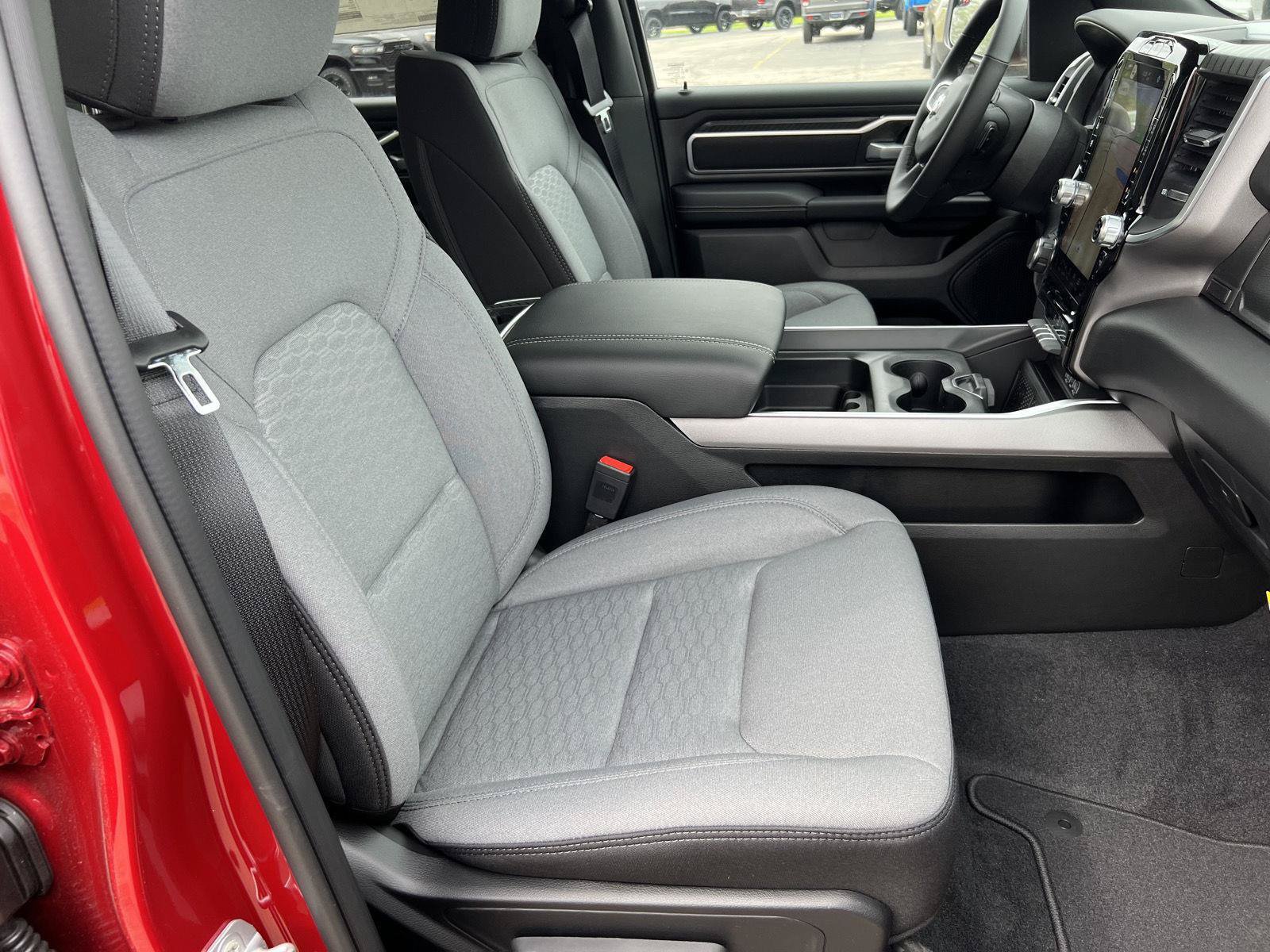 New 2026 RAM 1500 Big Horn AWD/4WD image 36