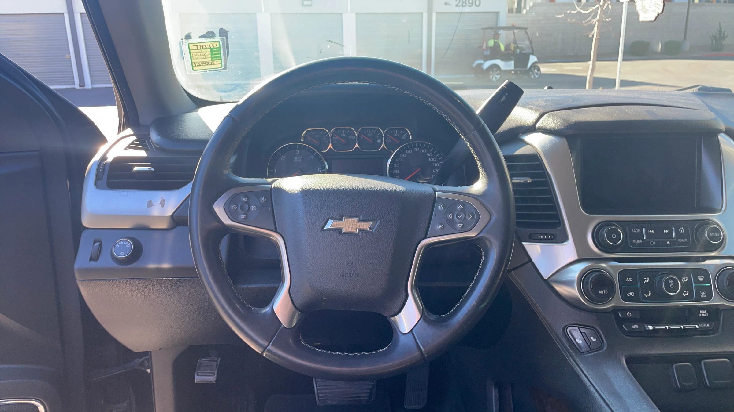 Used 2015 Chevrolet Suburban LT image 8