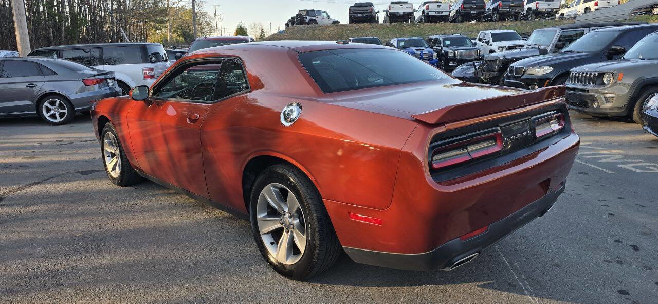 Used 2021 Dodge Challenger SXT image 9