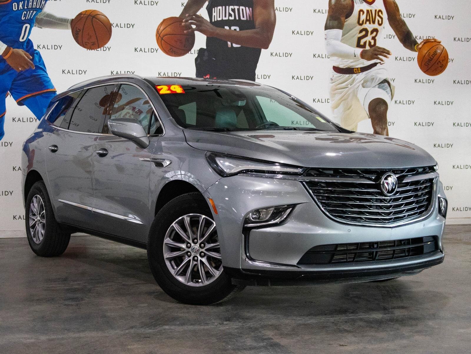 Used 2024 Buick Enclave Premium image 2