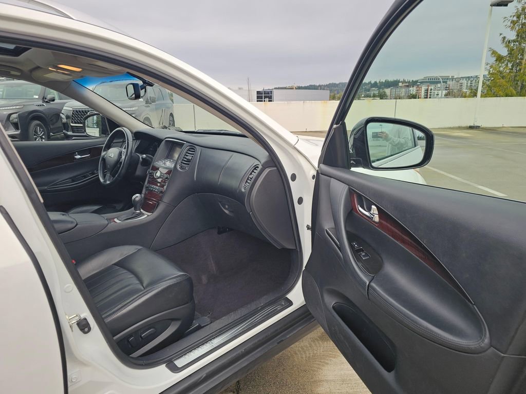 Used 2015 INFINITI QX50 Journey w/ Premium Package image 12