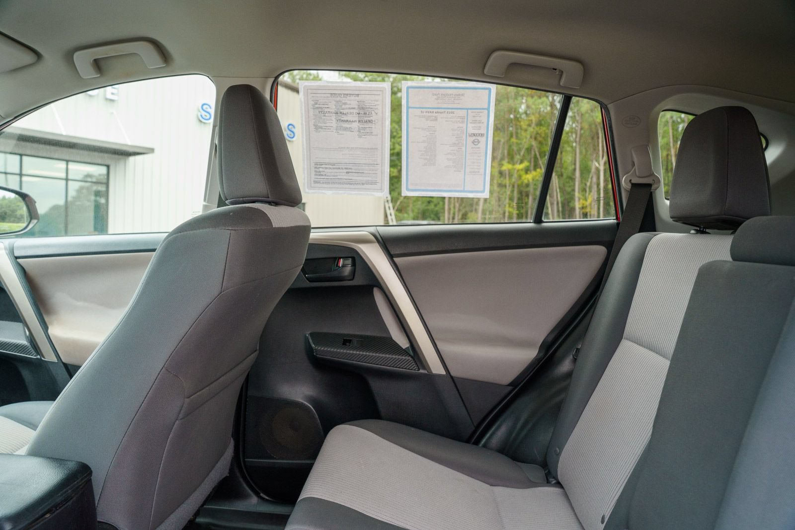Used 2015 Toyota RAV4 LE FWD image 17