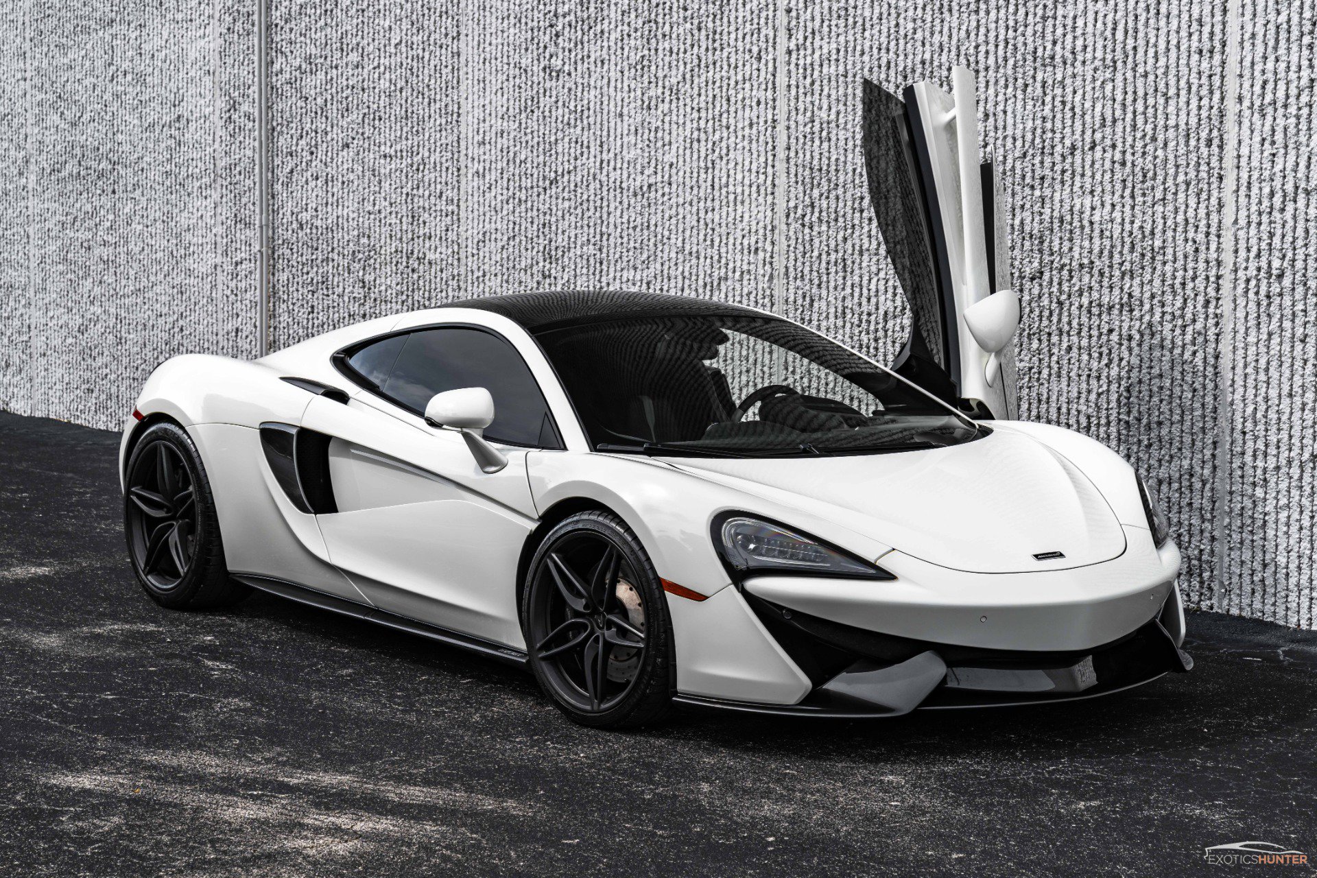 Used 2017 McLaren 570S image 13
