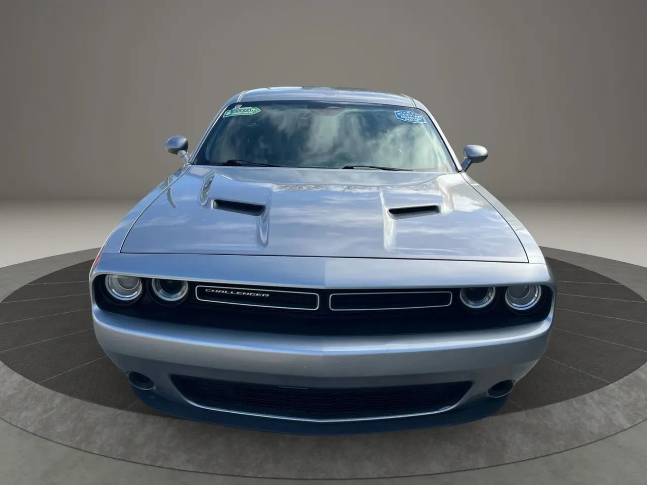 Used 2017 Dodge Challenger SXT RWD image 2