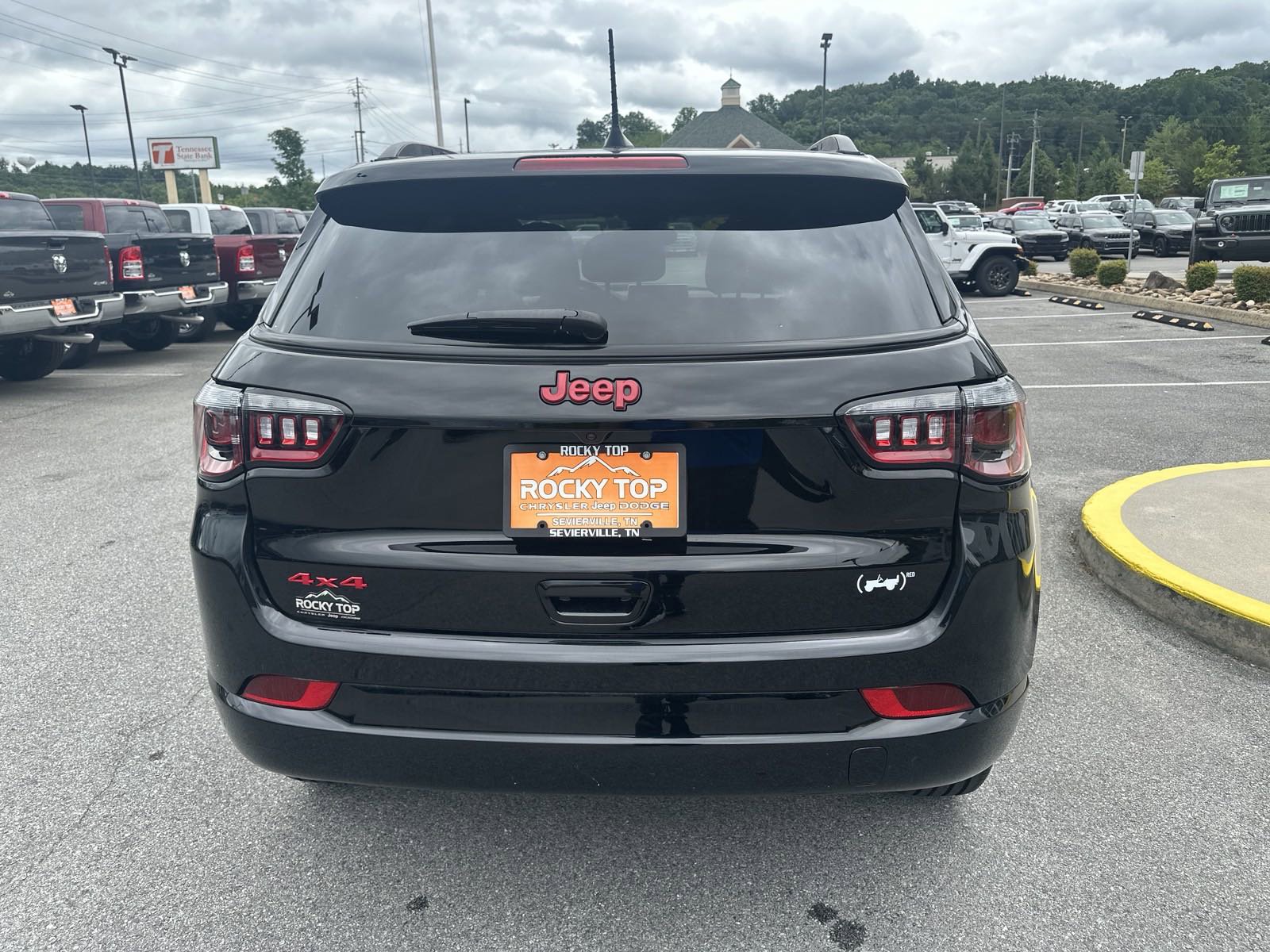 Used 2023 Jeep Compass Limited image 8