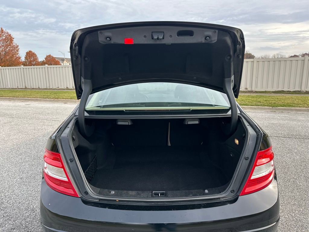 Used 2011 Mercedes-Benz C 300 4MATIC Sedan image 24
