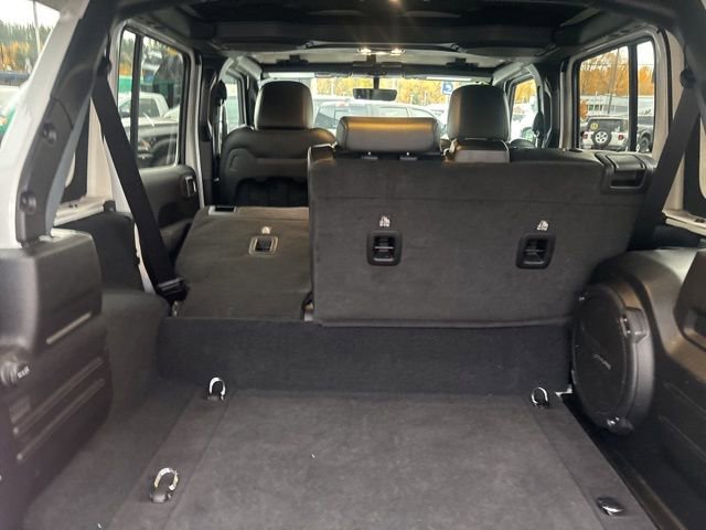 Used 2023 Jeep Wrangler Unlimited Rubicon 4xe image 13