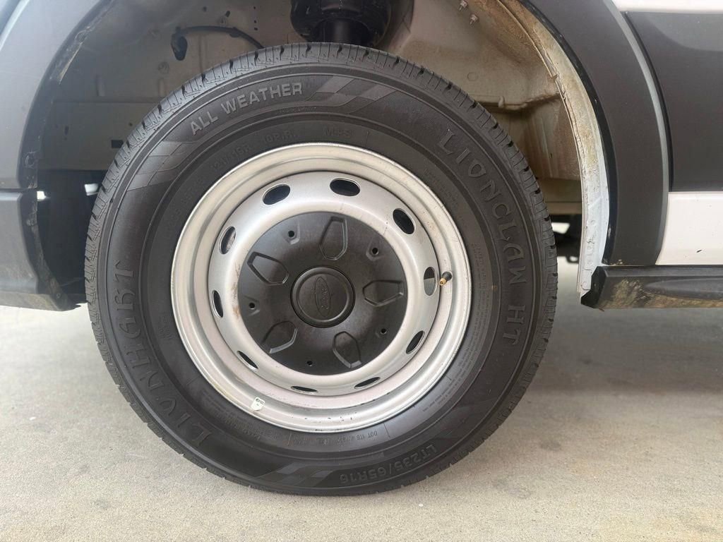 Used 2025 Ford Transit 250 148 Medium Roof image 12