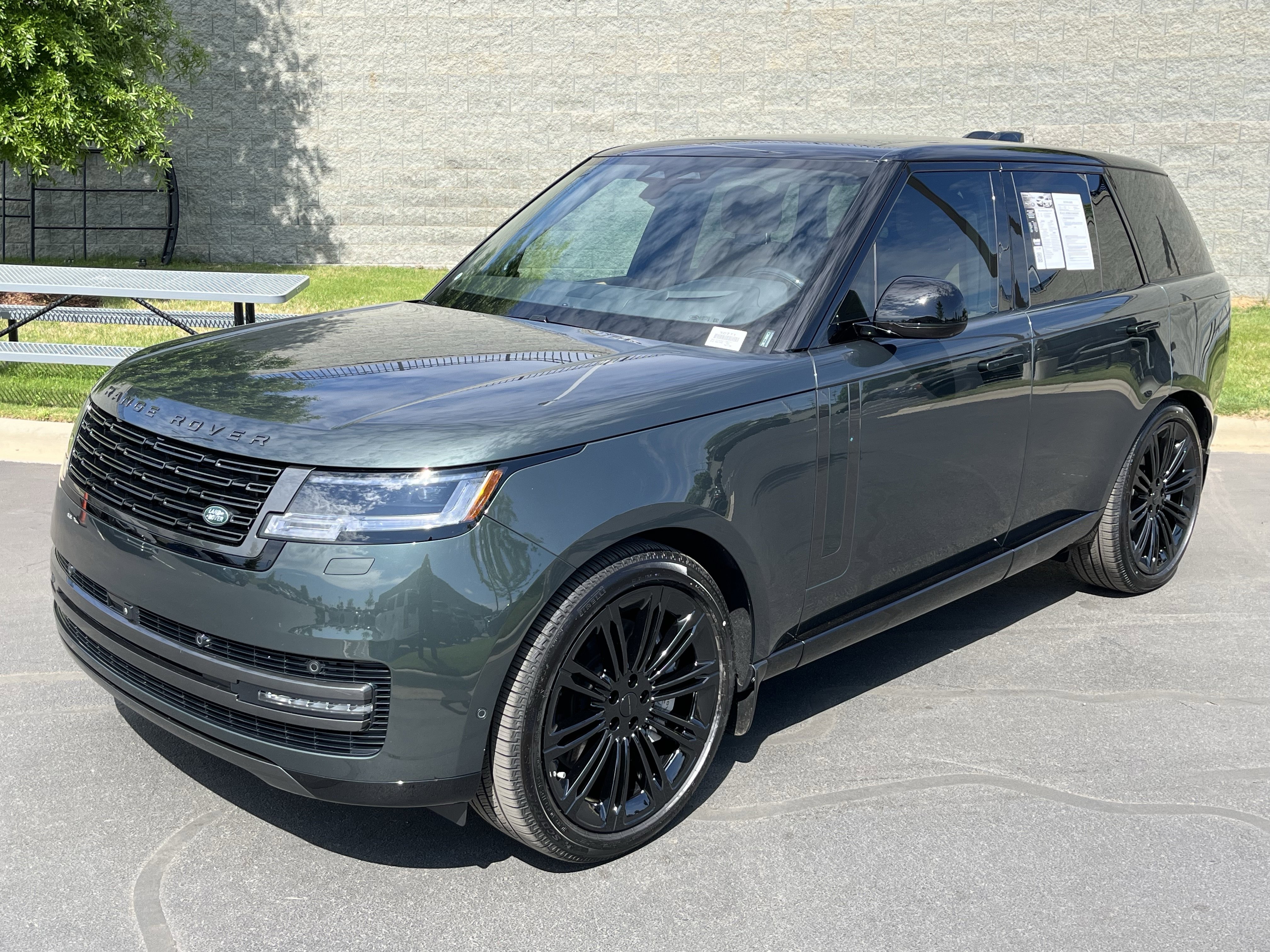 Certified 2026 Land Rover Range Rover SE image 1