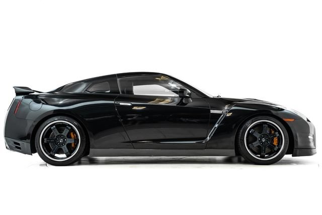 Used 2014 Nissan GT-R Black Edition AWD/4WD image 5