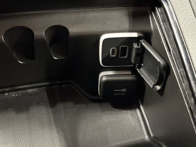 Used 2026 Chrysler Pacifica Limited FWD image 26