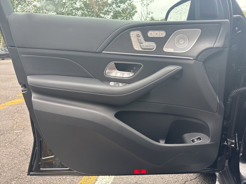 New 2026 Mercedes-Benz GLS 63 AMG 4MATIC image 24