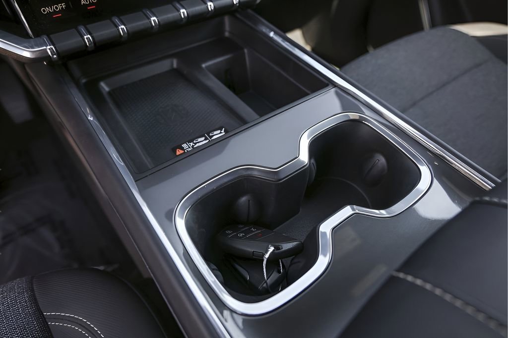 Used 2025 GMC Acadia Elevation AWD/4WD image 20