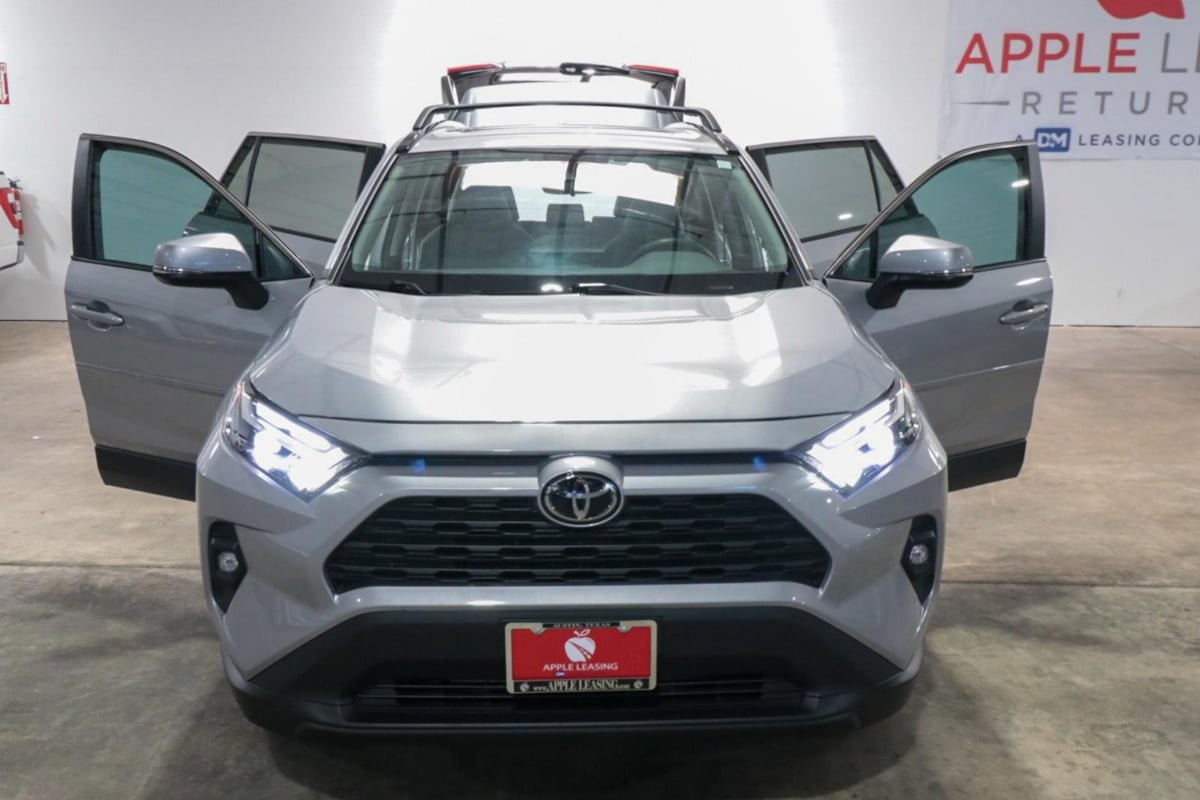 Used 2025 Toyota RAV4 XLE Premium FWD image 27