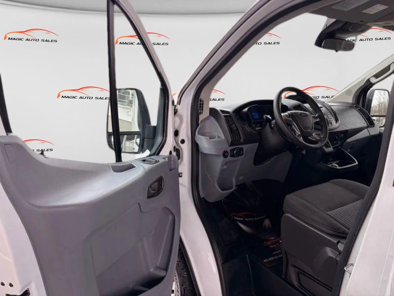 Used 2019 Ford Transit 350 XL RWD image 12