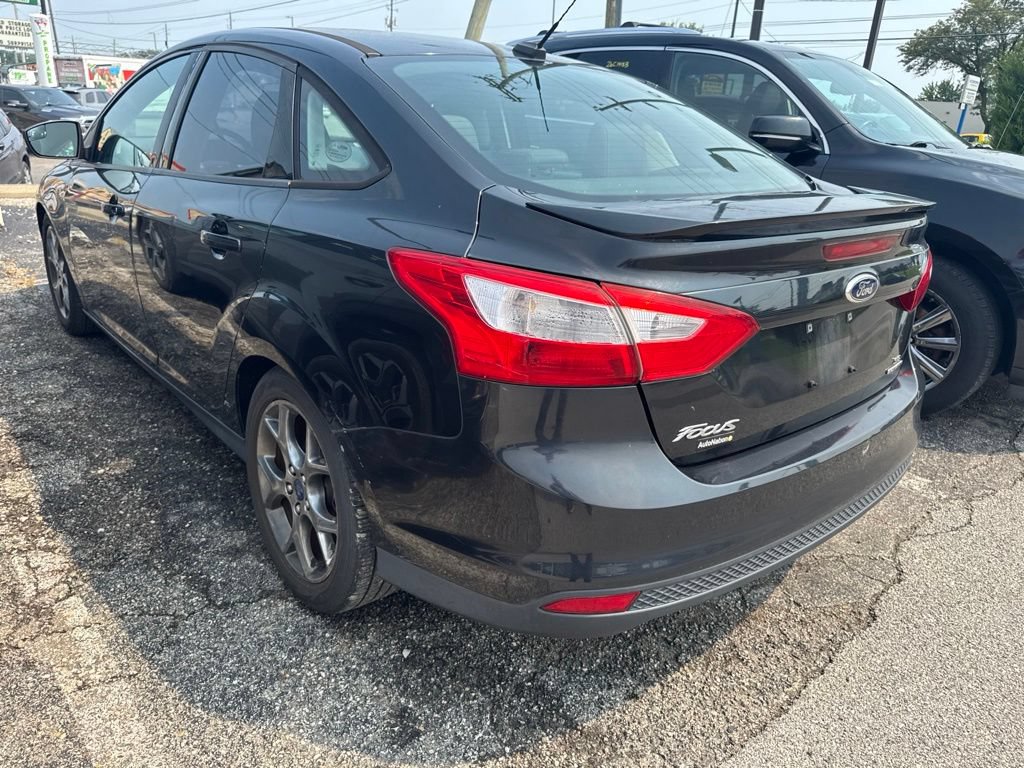 Used 2014 Ford Focus SE w/ Equipment Group 201A FWD image 2
