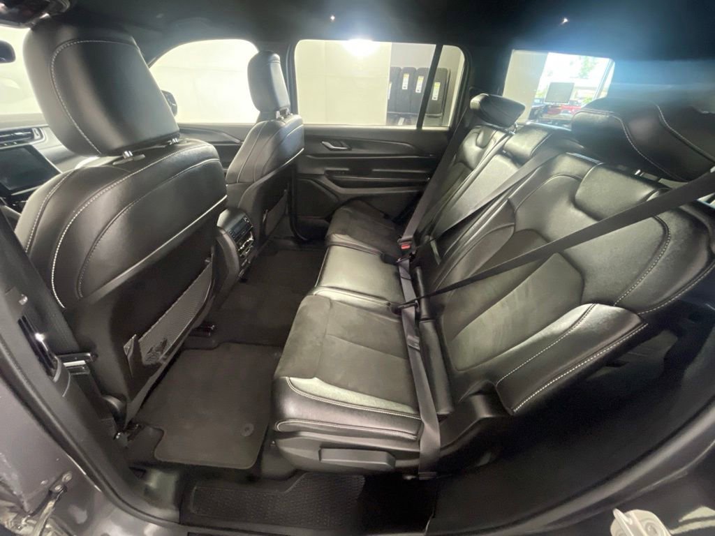 Certified 2024 Jeep Grand Cherokee L Laredo AWD/4WD image 7