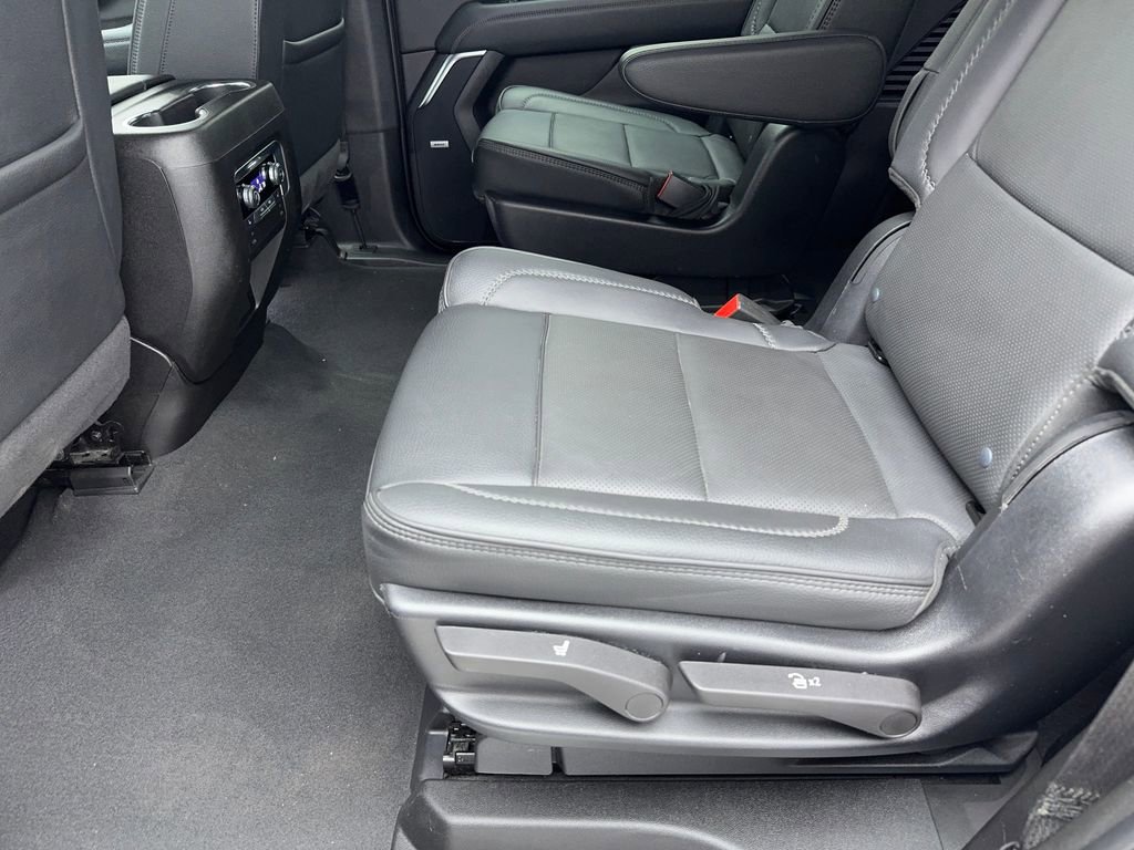 Used 2025 GMC Yukon Denali AWD/4WD image 35