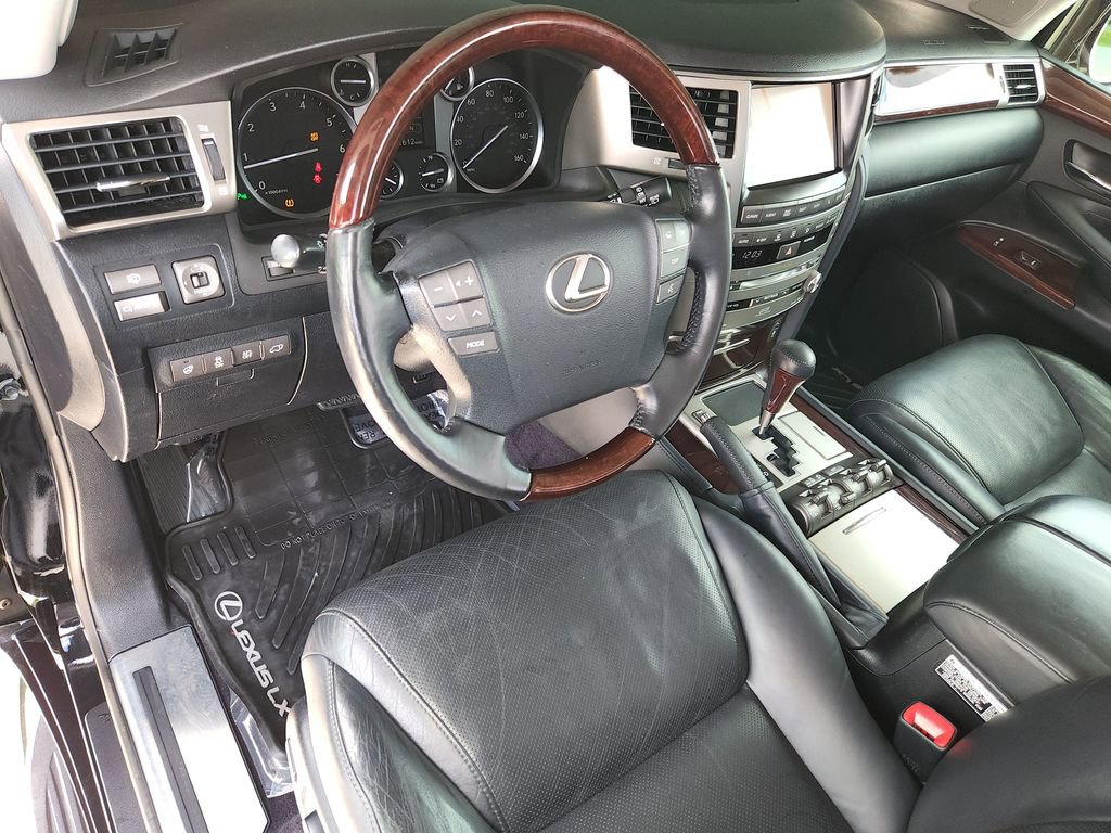 Used 2014 Lexus LX 570 4WD w/ Luxury Package image 11