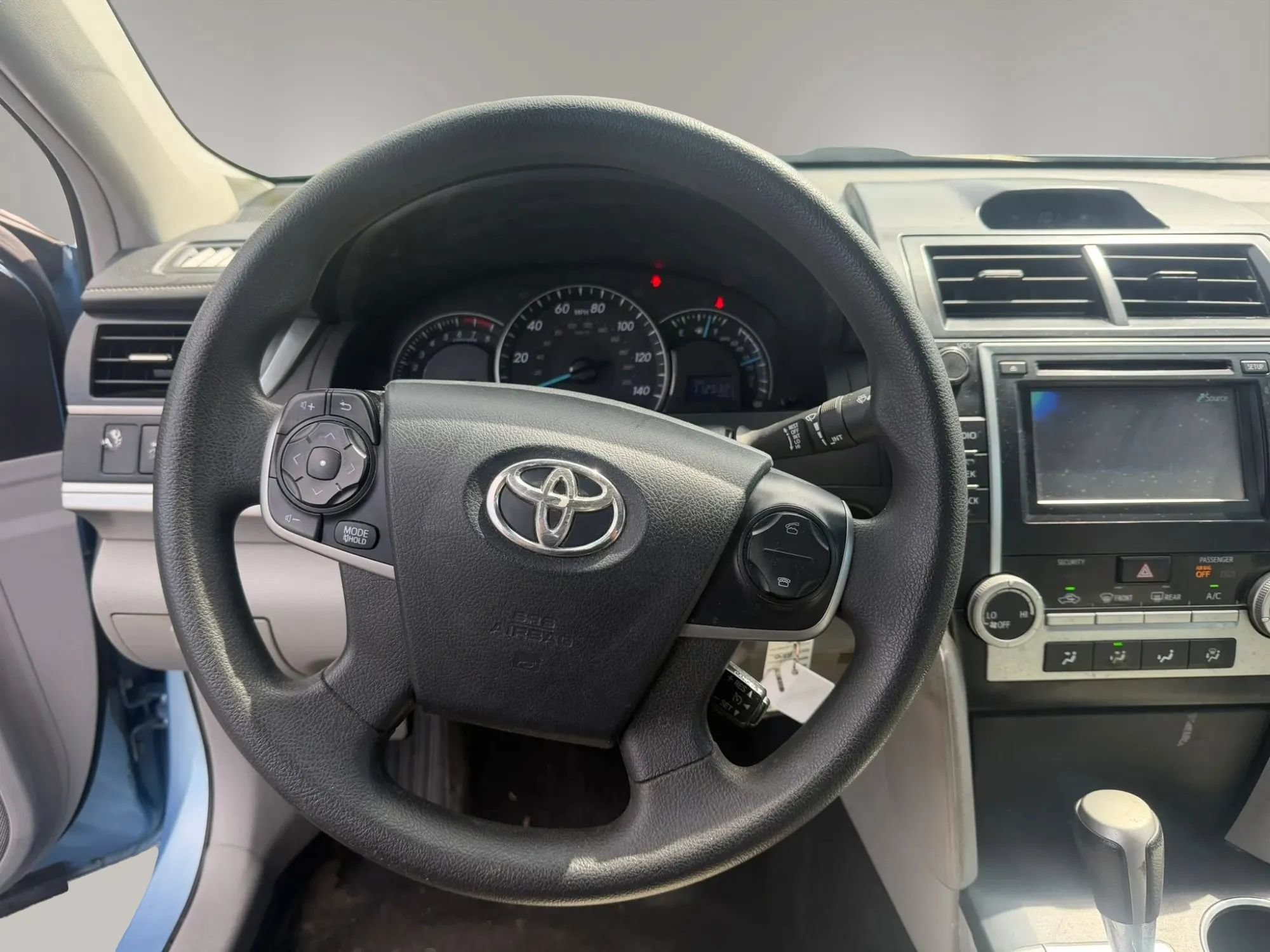 Used 2012 Toyota Camry LE FWD image 17