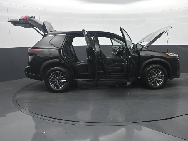 Used 2026 Nissan Rogue SV FWD image 41