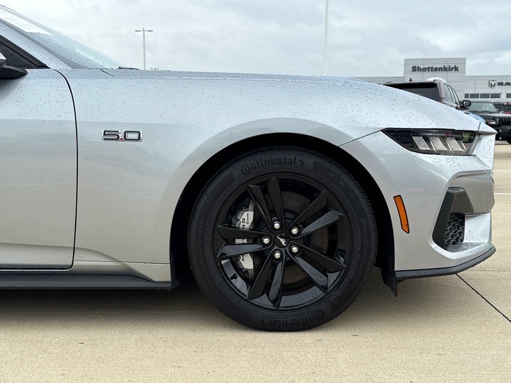 Used 2024 Ford Mustang GT RWD image 5