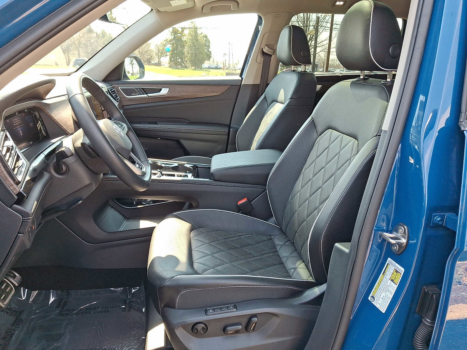 Used 2025 Volkswagen Atlas SEL Premium R-Line image 11