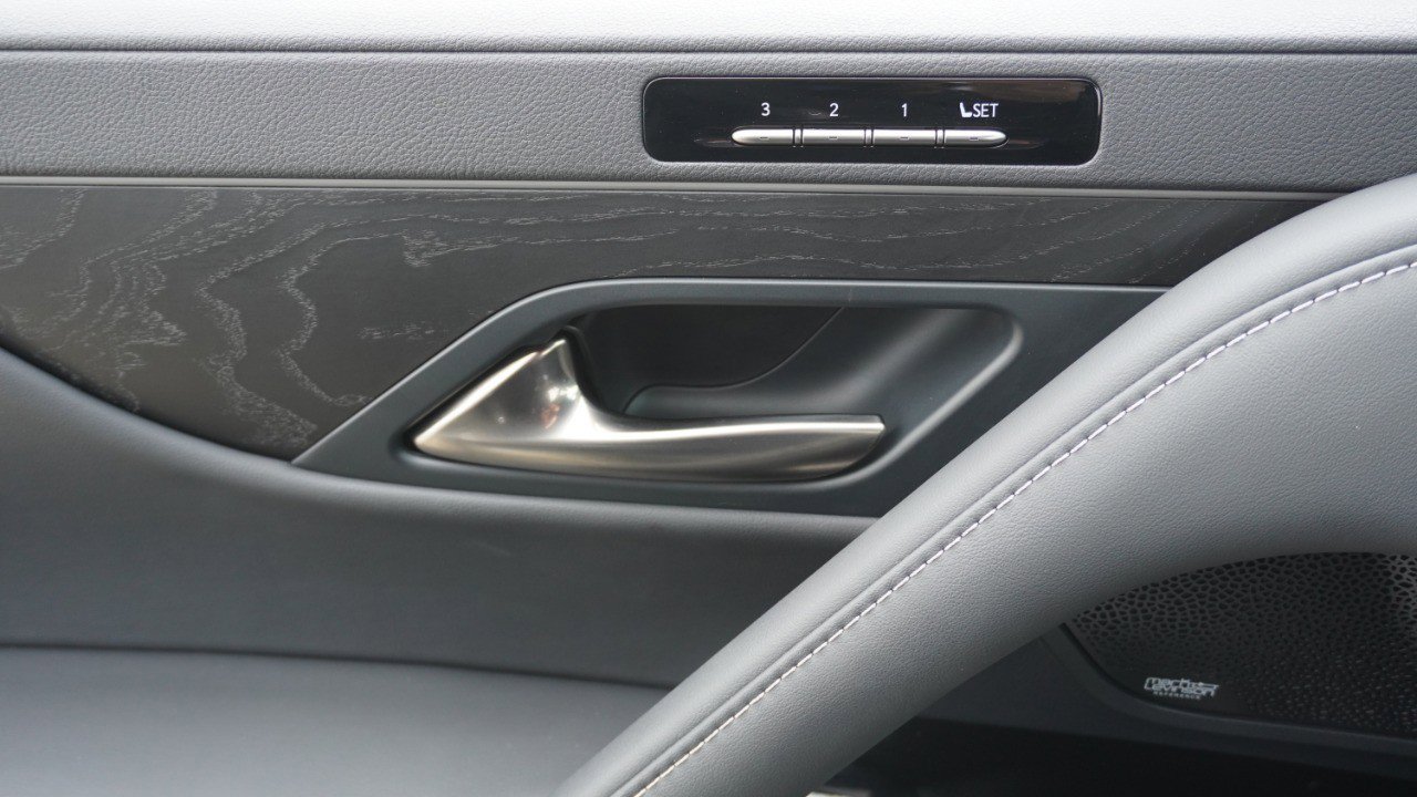 Used 2024 Lexus LX 600 4WD w/ Luxury Package image 23