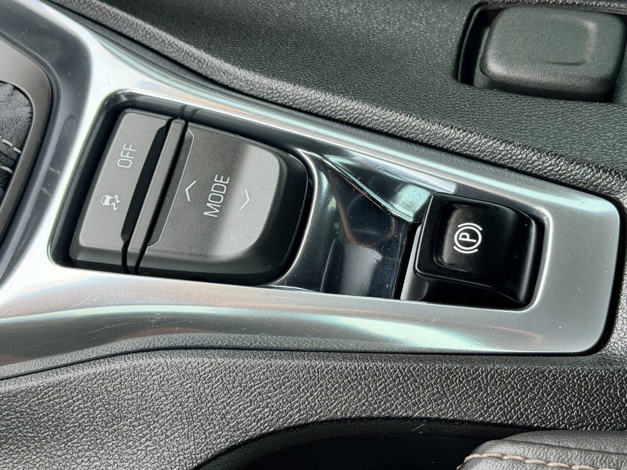 Used 2018 Chevrolet Camaro SS RWD image 39