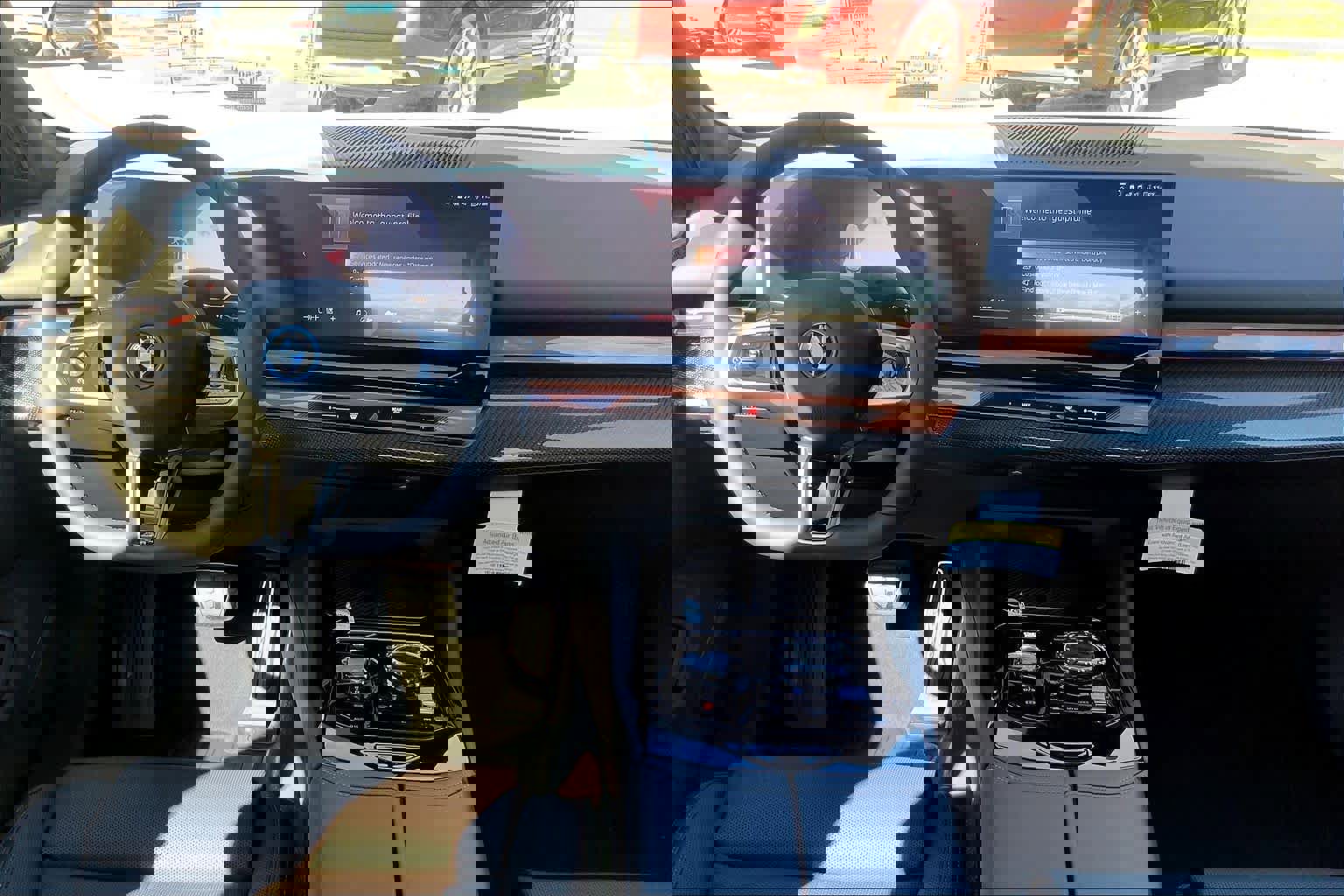 Used 2026 BMW 550e xDrive w/ Executive Package image 5