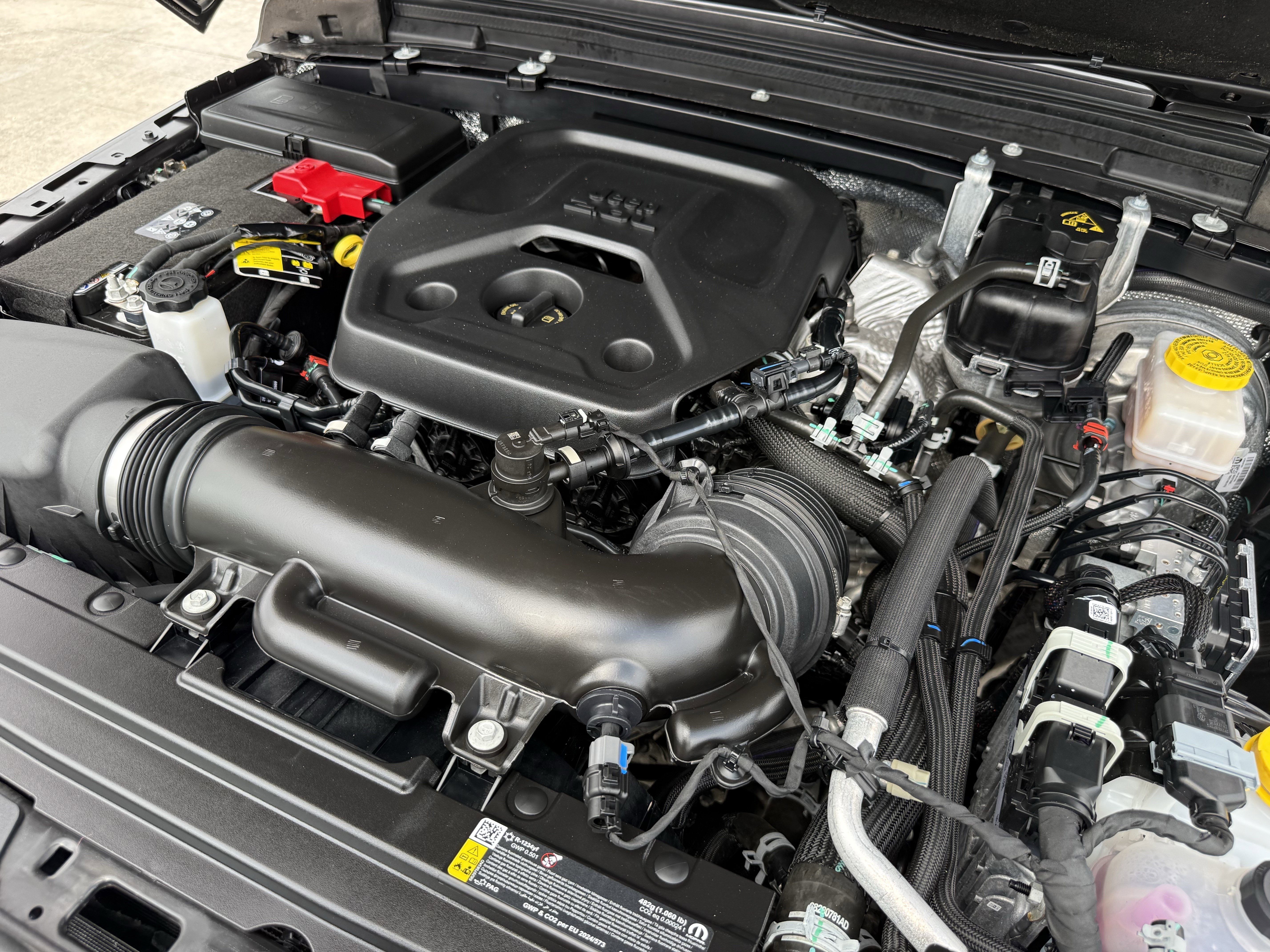 Used 2025 Jeep Wrangler Sahara image 33