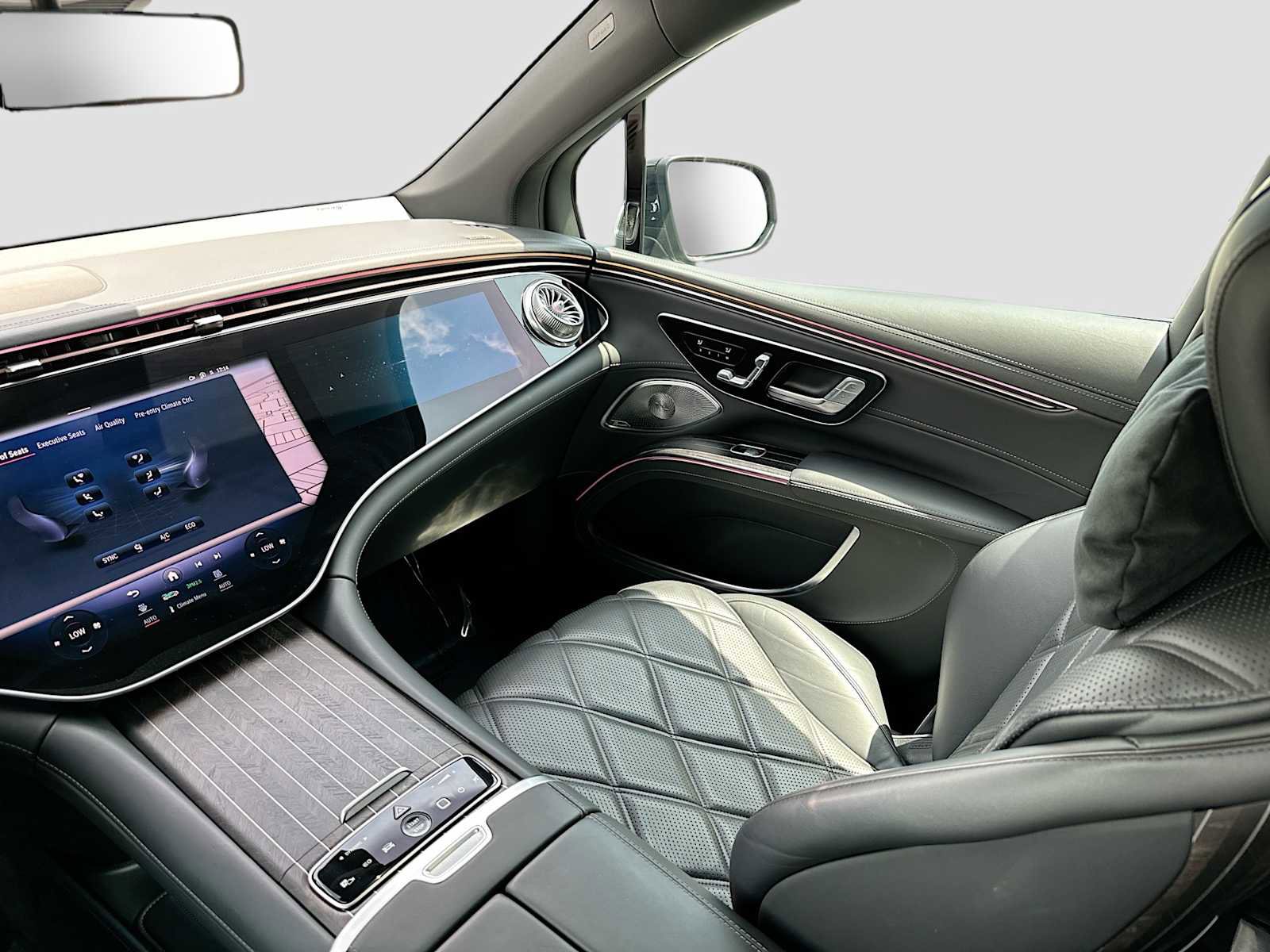 Certified 2024 Mercedes-Benz Maybach EQS 680 4MATIC image 25