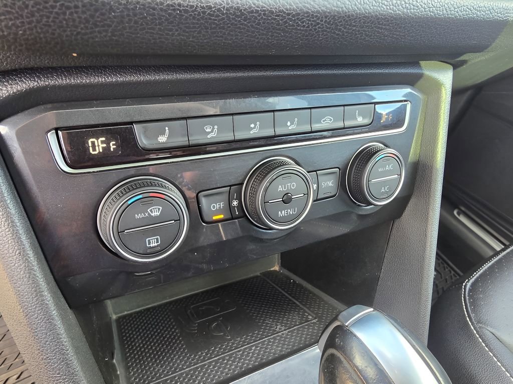 Used 2021 Volkswagen Tiguan SE R-Line image 21