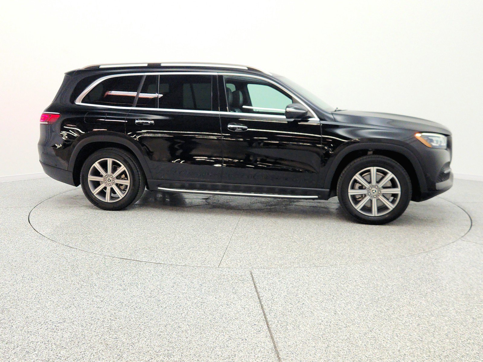 Certified 2023 Mercedes-Benz GLS 450 4MATIC image 4