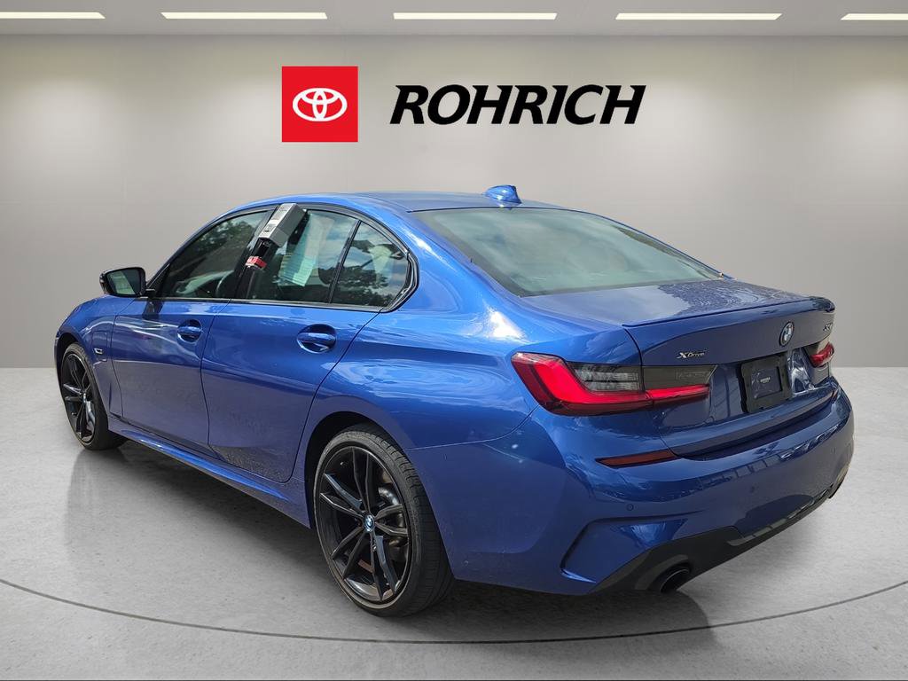 Used 2022 BMW 330e xDrive w/ M Sport Package image 7