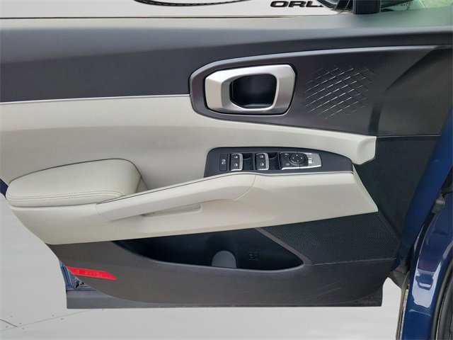 Used 2025 Kia Sorento S image 13