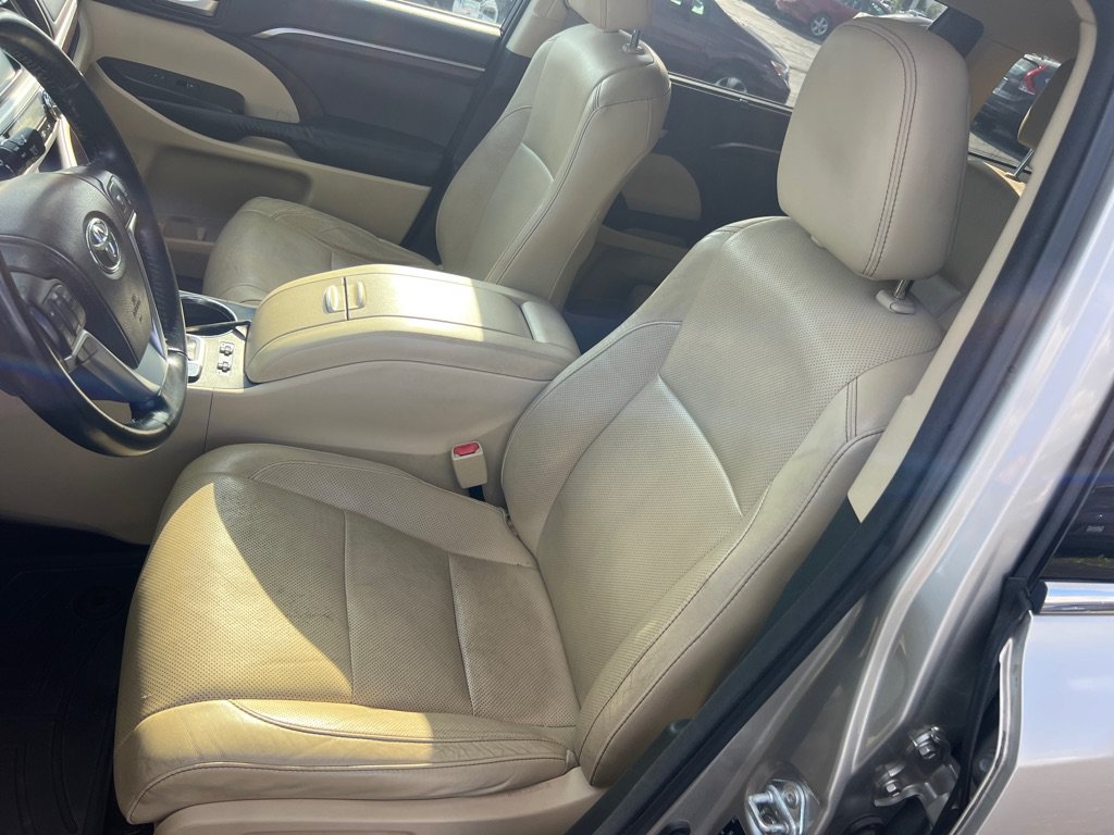 Used 2014 Toyota Highlander Limited AWD/4WD image 11