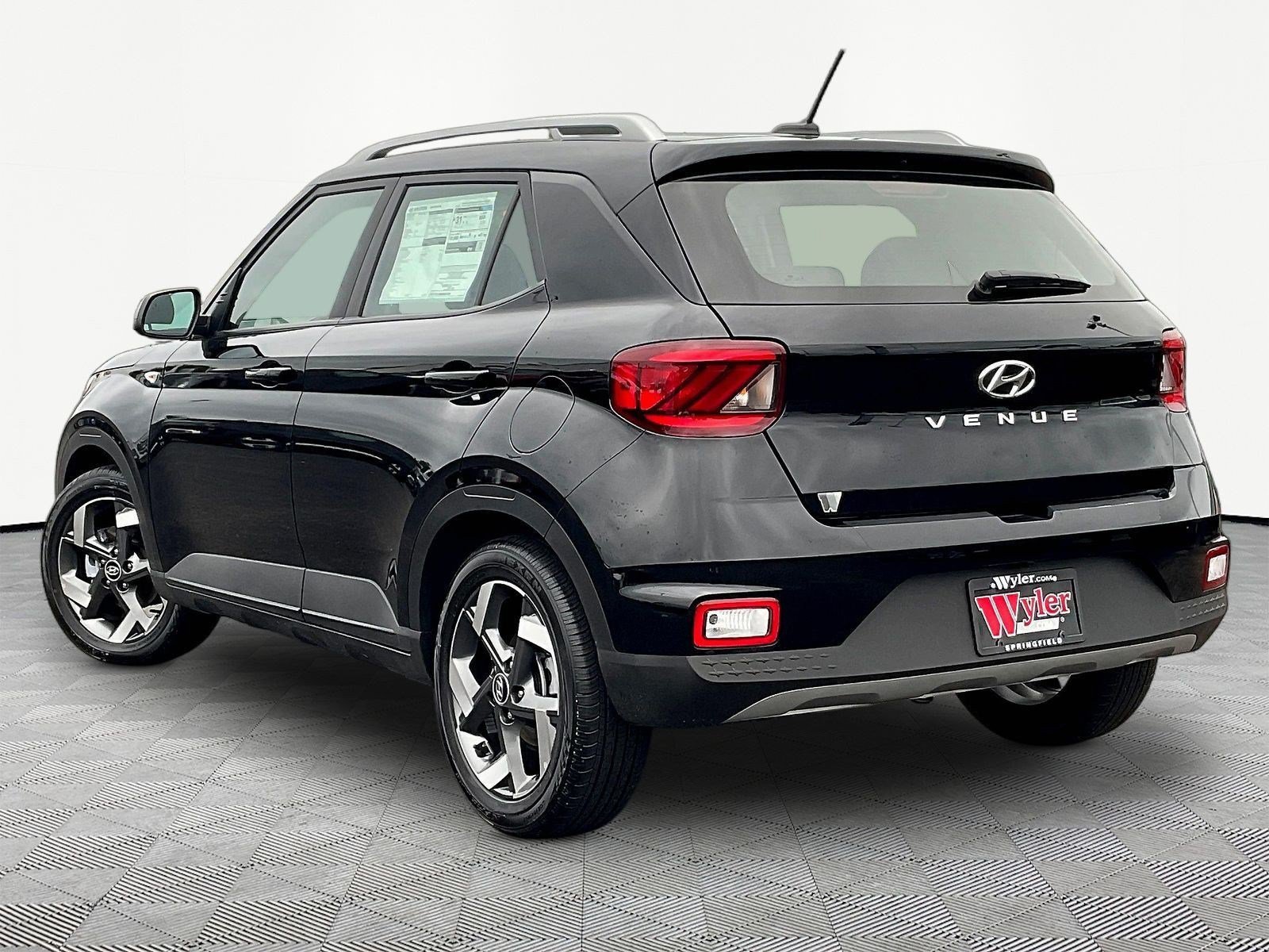 New 2026 Hyundai Venue SEL FWD image 4