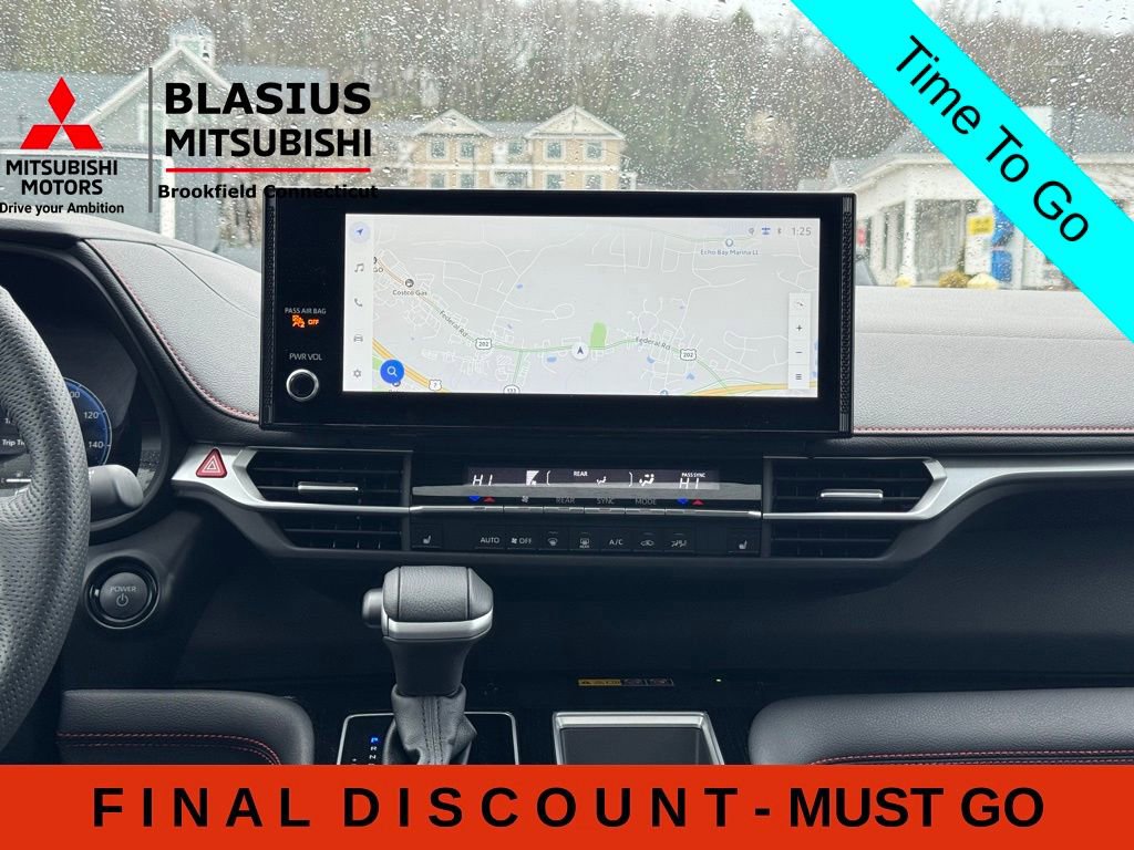 Used 2025 Toyota Sienna XSE w/ XSE Plus Package FWD image 28