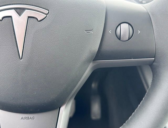 Used 2021 Tesla Model Y Long Range AWD/4WD image 17