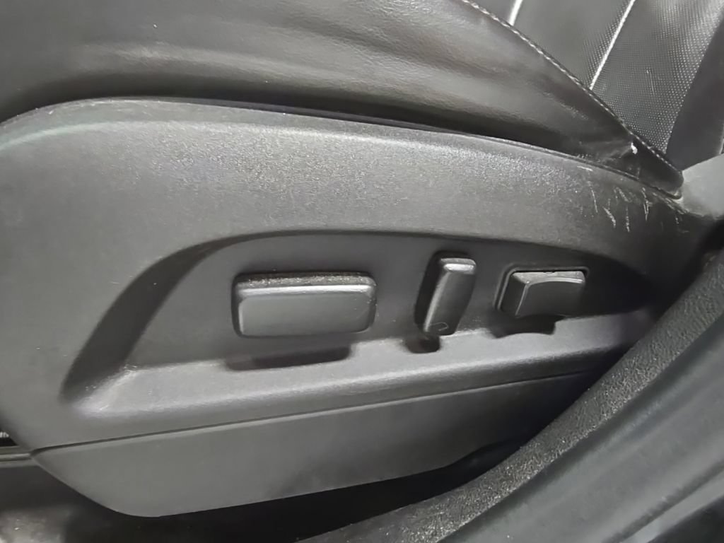 Used 2017 Chevrolet Equinox LT AWD/4WD image 36