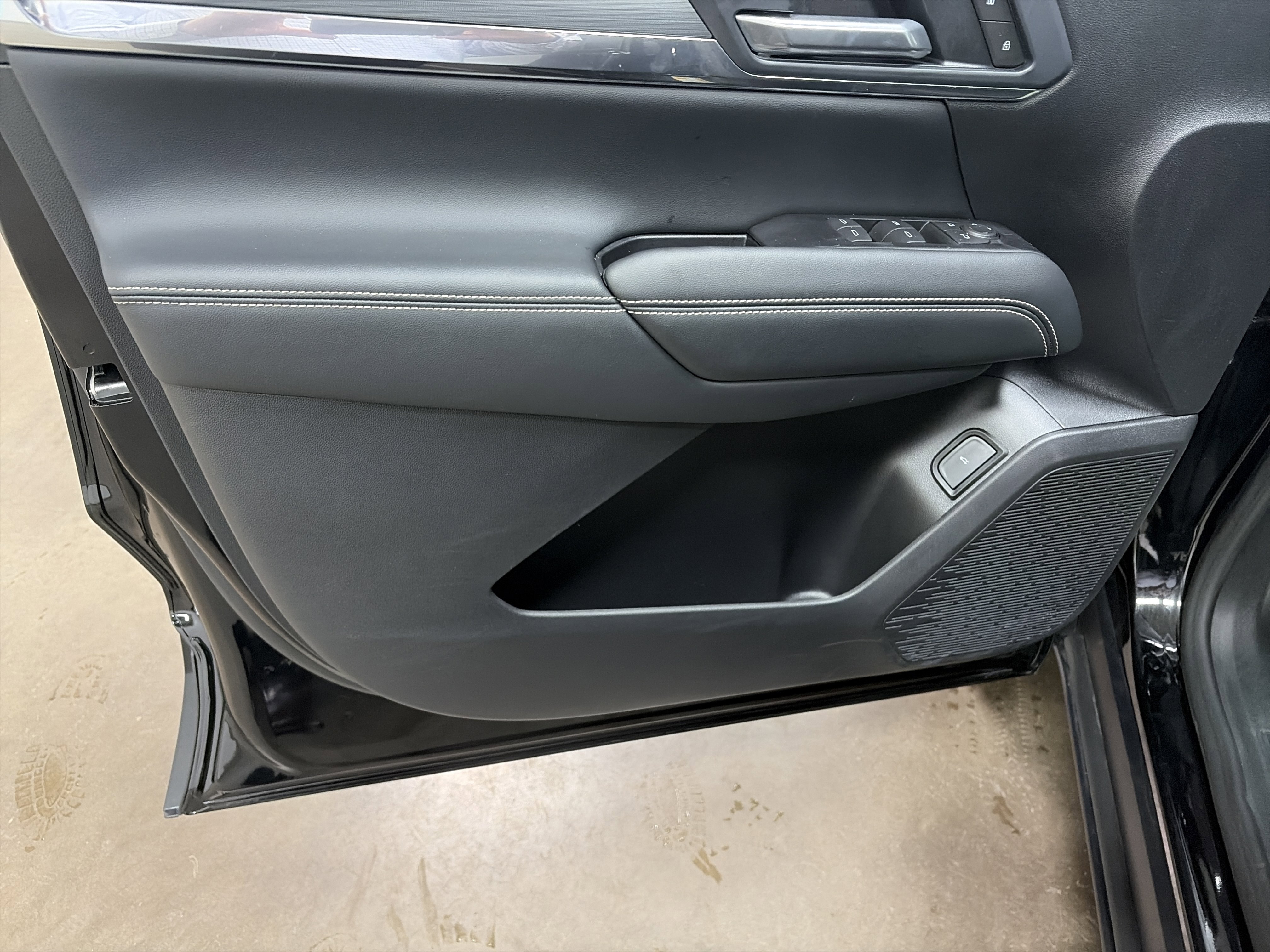 Used 2026 GMC Terrain Elevation w/ Elevation Premium Package image 10