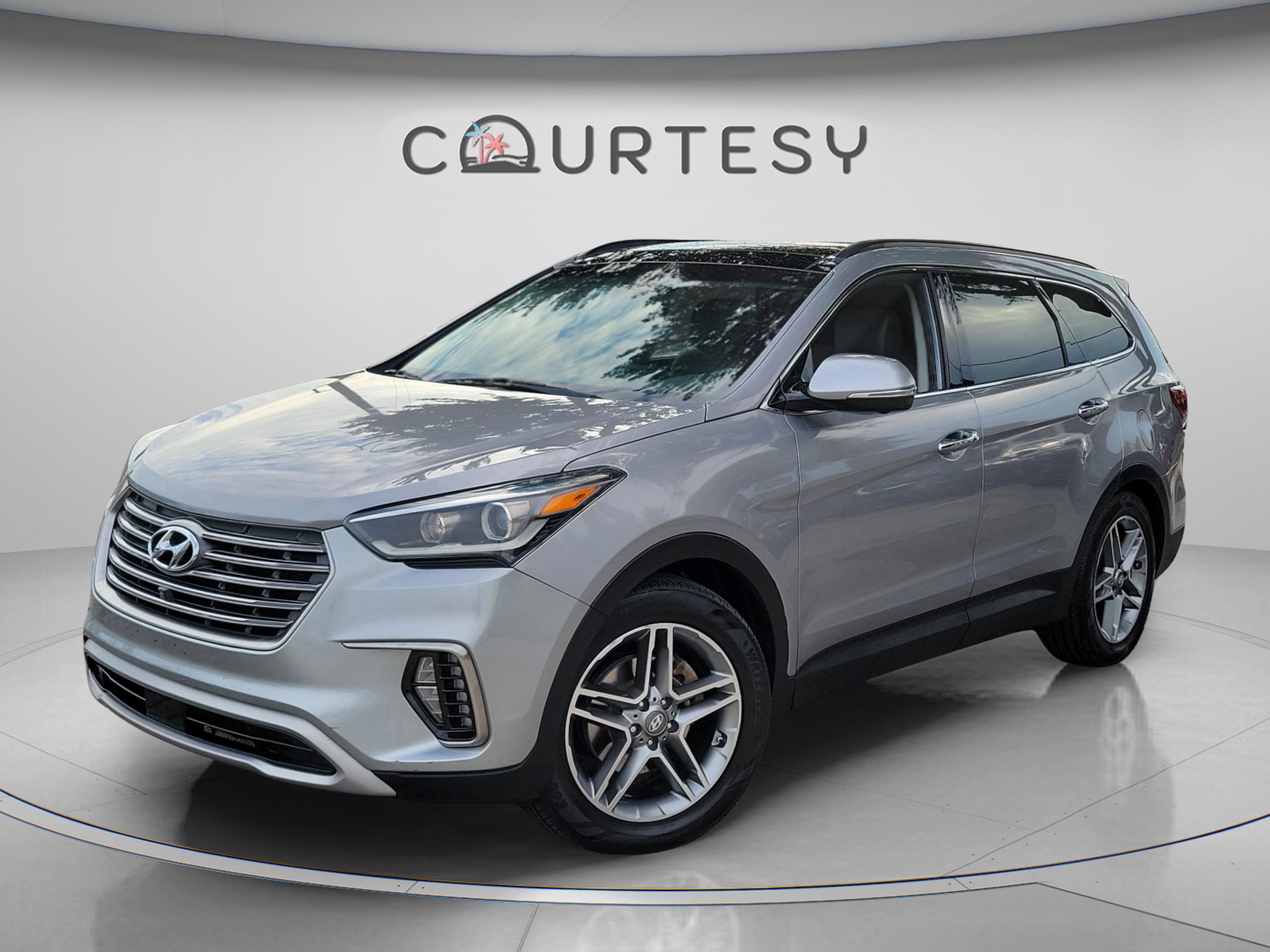 Used 2017 Hyundai Santa Fe AWD w/ SE Ultimate Tech Package 03 image 1